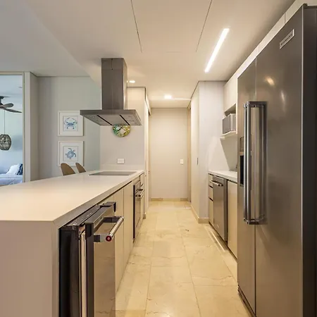 3 Bedroom With Jacuzzi In Baru Apartamento