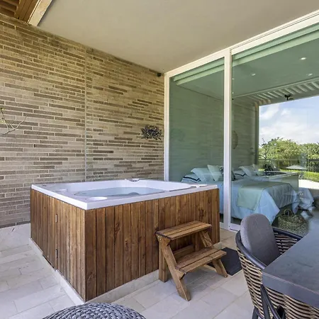 3 Bedroom With Jacuzzi In Baru