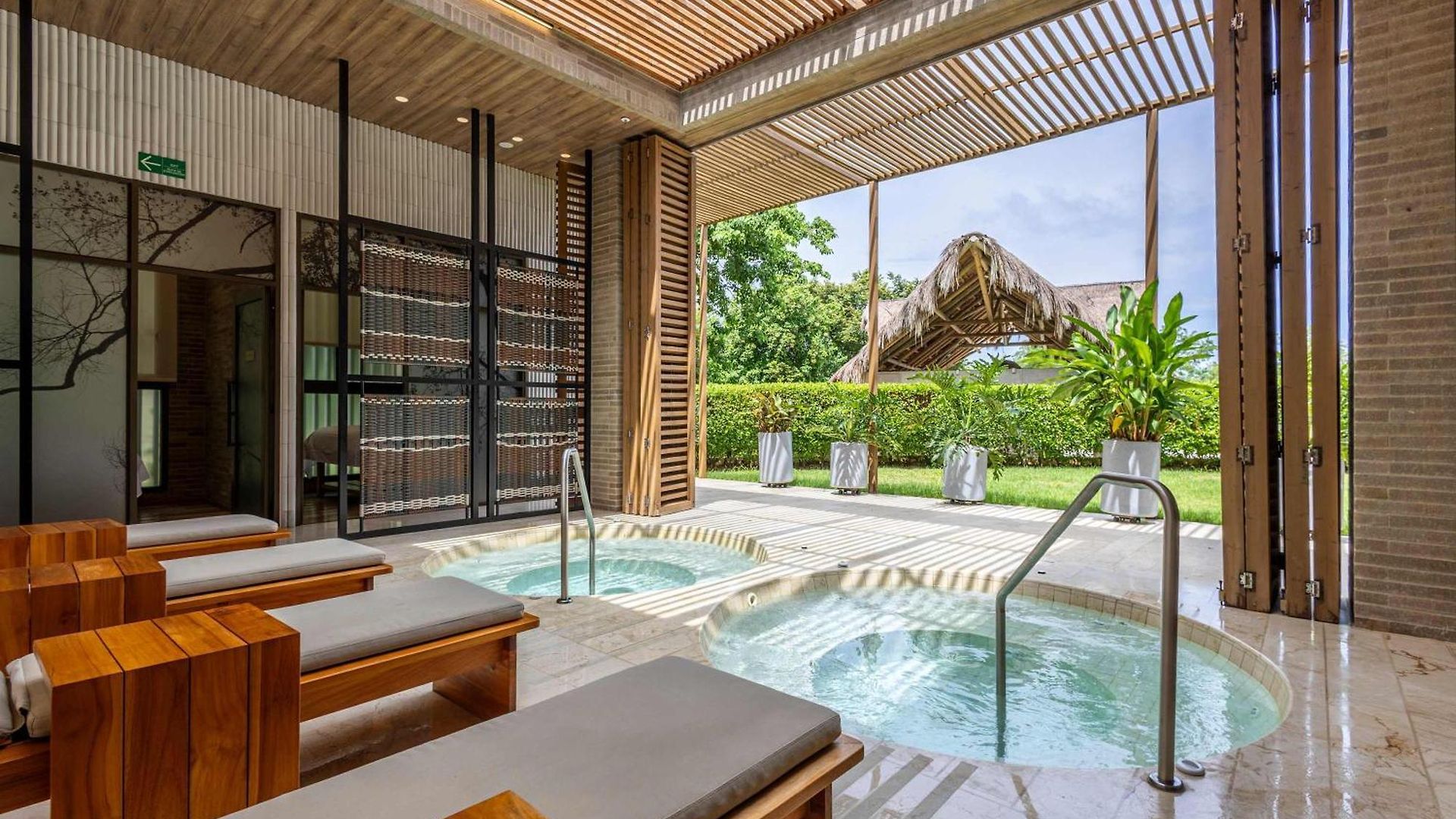 3 Bedroom With Jacuzzi In Baru
