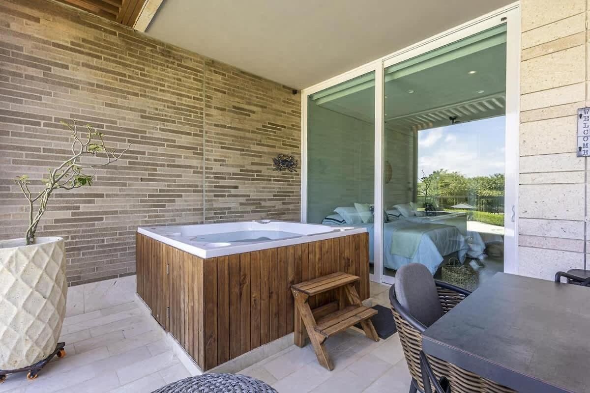 3 Bedroom With Jacuzzi In Baru Apartamento *