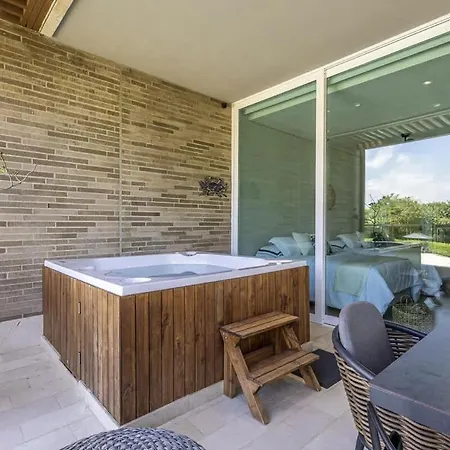 3 Bedroom With Jacuzzi In Baru Apartamento *